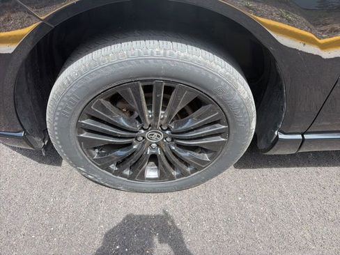 Used 2023 Toyota Venza Nightshade AWD/4WD image 4