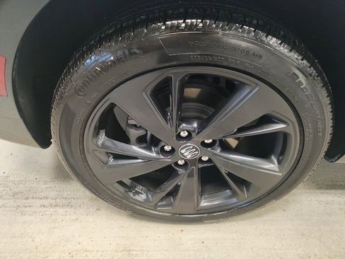 Used 2024 Buick Envision Sport Touring AWD/4WD image 3