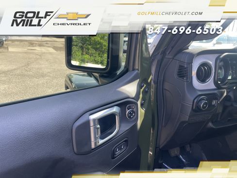 Used 2024 Jeep Wrangler Unlimited Sahara AWD/4WD image 13