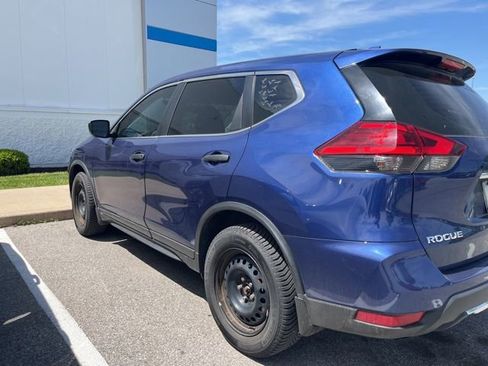Used 2017 Nissan Rogue S AWD/4WD image 4