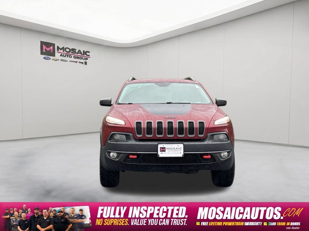 Used 2017 Jeep Cherokee Trailhawk AWD/4WD image 2