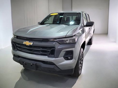 Used 2023 Chevrolet Colorado LT w/ LT Convenience Package III image 16
