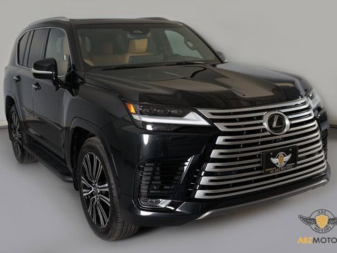 Used 2026 Lexus LX 600 4WD w/ Accessory Package (Z1) image 2