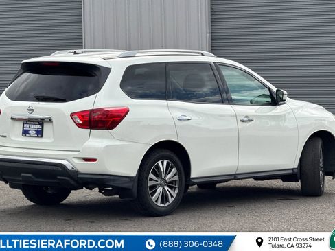 Used 2018 Nissan Pathfinder S image 4