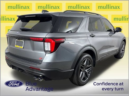 Used 2025 Ford Explorer ST AWD/4WD image 4