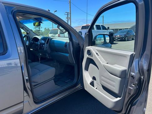 Used 2016 Nissan Frontier SV w/ SV Value Truck Package RWD image 25