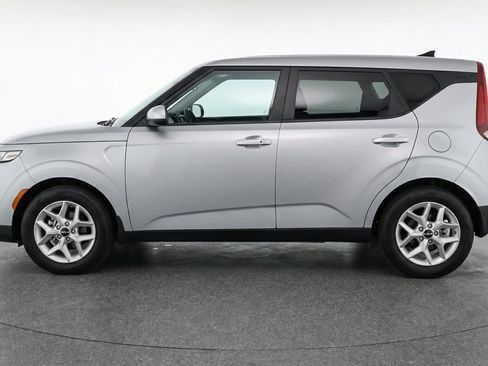 Used 2025 Kia Soul LX w/ LX Technology Package FWD image 5