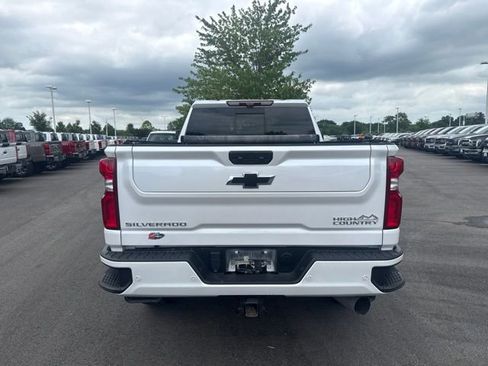 Used 2024 Chevrolet Silverado 3500 High Country w/ Technology Package AWD/4WD image 5
