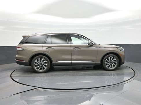 New 2025 Lincoln Aviator 2WD w/ Equipment Group 101A image 18