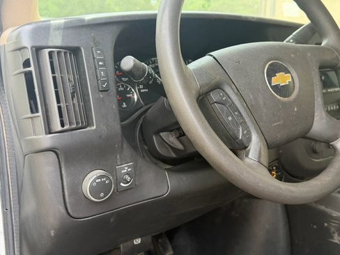 Used 2018 Chevrolet Express 2500 Extended w/ Driver Convenience Package RWD image 20