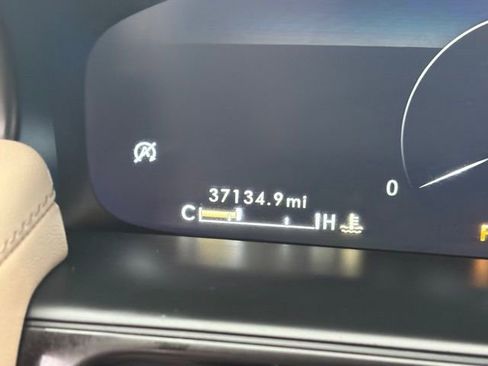 Used 2023 Lincoln Nautilus AWD image 4