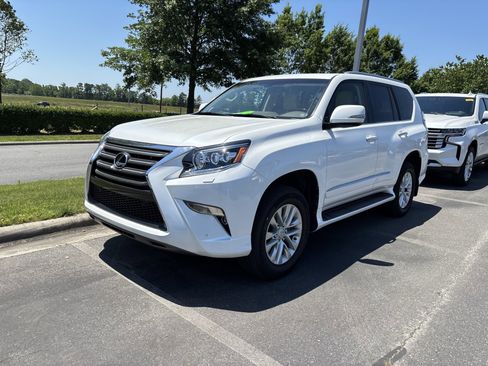 Used 2018 Lexus GX 460 Premium w/ Premium Package AWD/4WD image 12