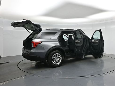 Certified 2025 Ford Explorer Active image 6