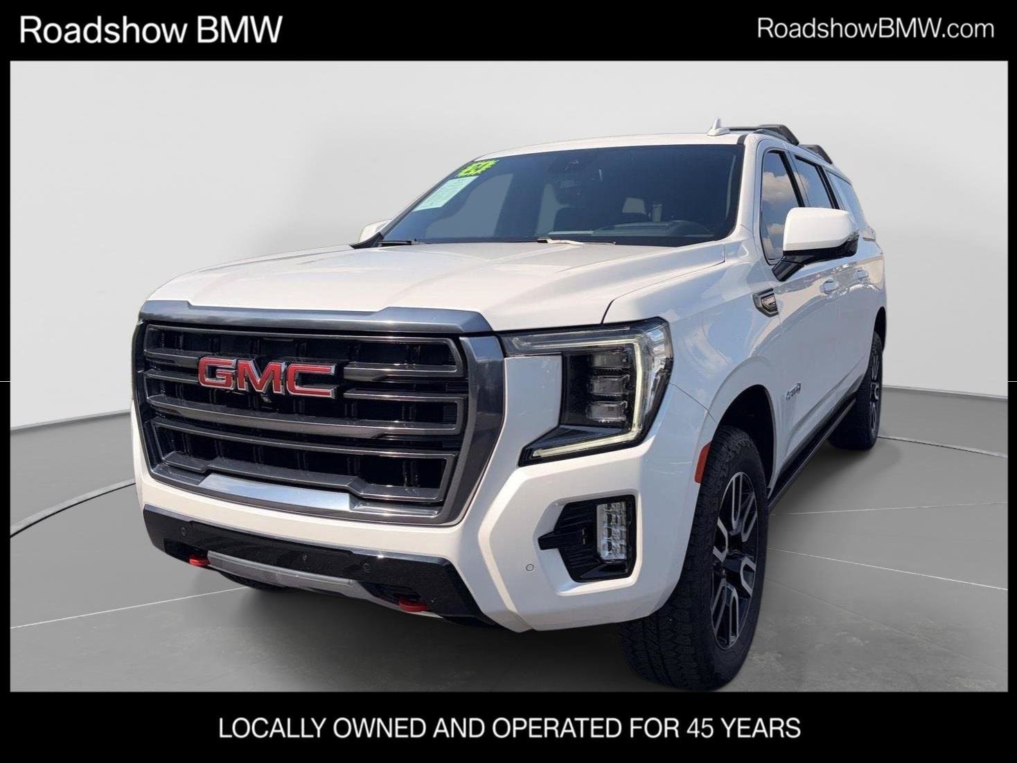 Used 2024 GMC Yukon XL AT4 w/ Technology Package AWD/4WD image 1