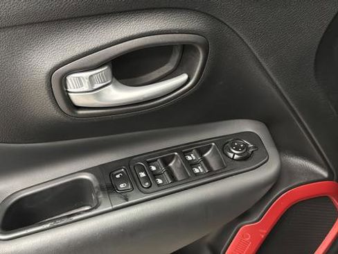 Used 2023 Jeep Renegade Trailhawk w/ Sun/Sound Group AWD/4WD image 21