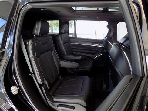 New 2025 Jeep Grand Cherokee L Overland image 31