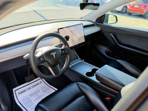 Used 2021 Tesla Model Y Long Range AWD/4WD image 11