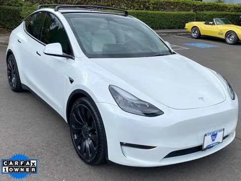 Used 2022 Tesla Model Y Performance AWD/4WD image 1