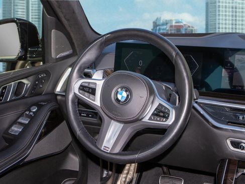 Used 2024 BMW X7 xDrive40i w/ Executive Package image 24