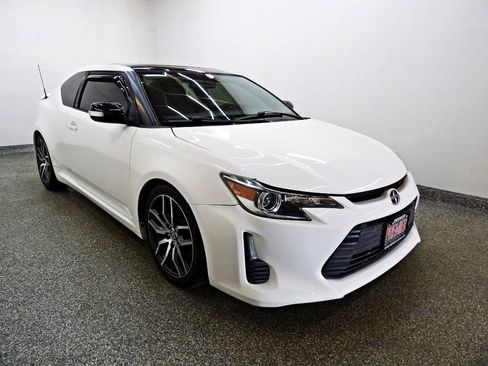 Used 2014 Scion tC FWD image 3