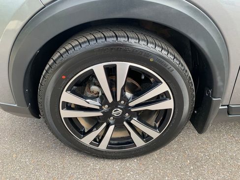 Used 2019 Nissan Kicks SV image 8