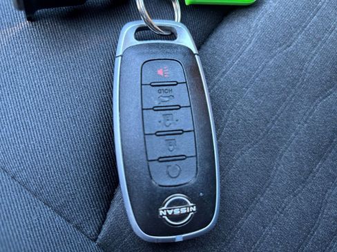 Used 2025 Nissan Pathfinder SV AWD/4WD image 27