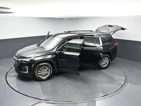 Used 2022 Chevrolet Traverse LT image 68