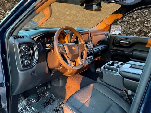Used 2020 Chevrolet Silverado 1500 Custom w/ Custom Value Package image 12
