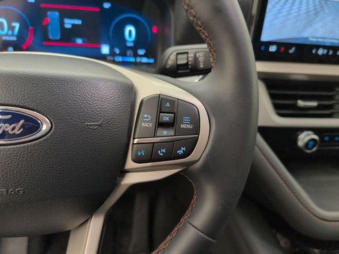 Used 2025 Ford Explorer Active RWD image 29