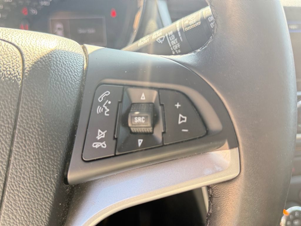 Used 2019 Chevrolet Trax LT w/ LT Convenience Package FWD image 16