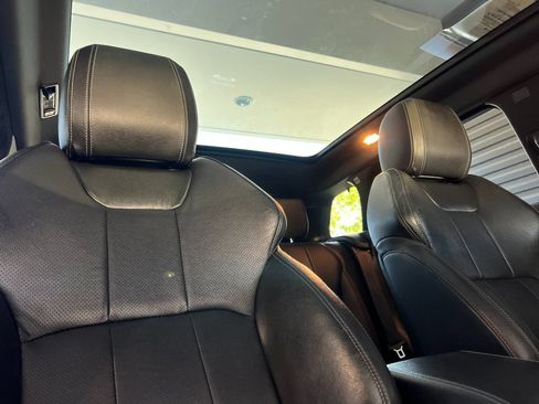 Used 2018 Land Rover Range Rover Evoque Landmark Edition AWD/4WD image 17
