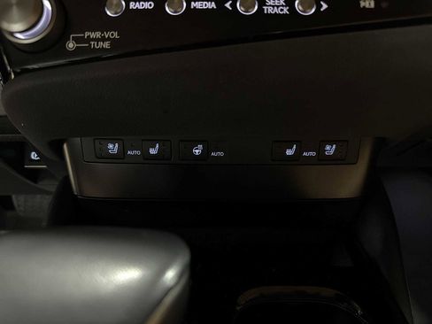Used 2023 Lexus ES 350 w/ Premium Package FWD image 31