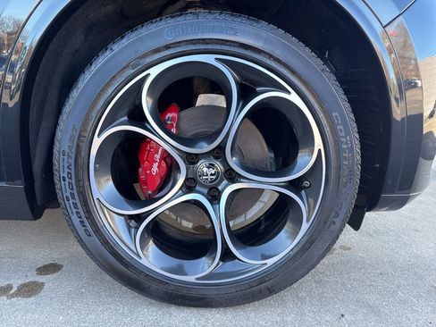 Used 2024 Alfa Romeo Stelvio Veloce image 20