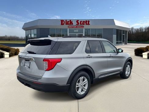 Used 2020 Ford Explorer XLT w/ Comfort Package image 4
