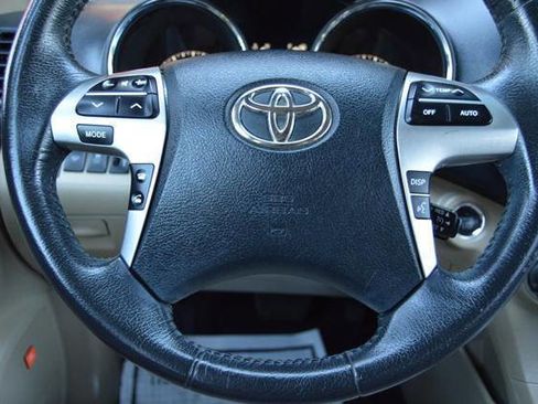 Used 2013 Toyota Highlander Limited image 21