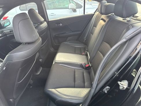 Used 2017 Honda Accord Sport image 10