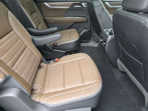 New 2026 GMC Acadia Denali Ultimate w/ LPO, Floor Liner Package AWD/4WD image 20