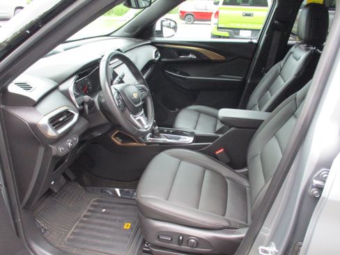 Used 2023 Chevrolet TrailBlazer ACTIV w/ Convenience Package AWD/4WD image 11