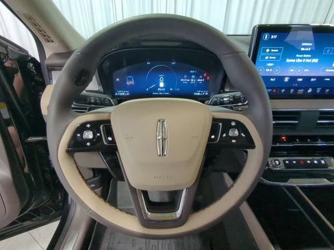 Used 2023 Lincoln Corsair AWD w/ Equipment Group 101A image 22