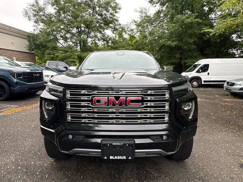 Used 2024 GMC Canyon Denali w/ LPO, Denali Black Edition AWD/4WD image 3