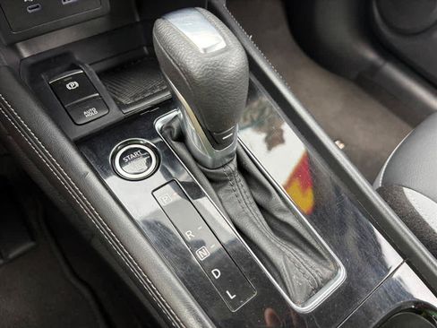 Used 2024 Nissan Kicks SR w/ SR Premium Package FWD image 19