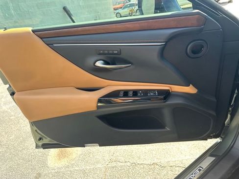 Used 2024 Lexus ES 350 w/ Premium Package FWD image 37