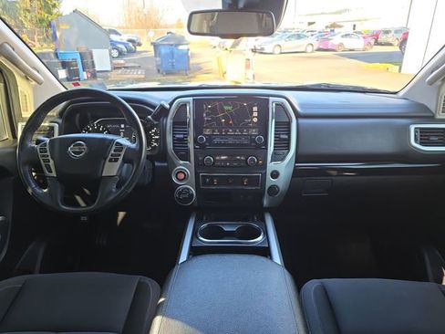 Used 2021 Nissan Titan SV w/ SV Convenience Package image 13
