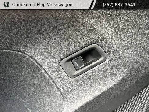Used 2024 Volkswagen Atlas Cross Sport SE AWD/4WD image 18