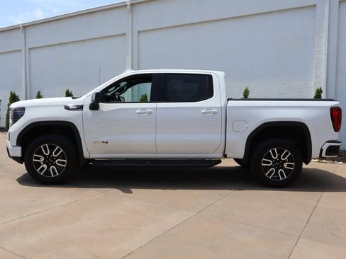 Certified 2023 GMC Sierra 1500 AT4 w/ AT4 Premium Package AWD/4WD image 3