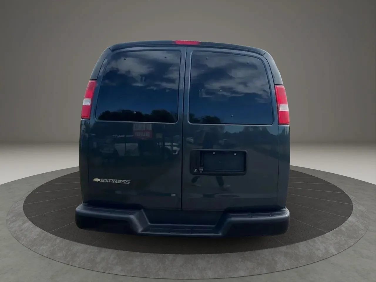 Used 2017 Chevrolet Express 2500 LS RWD image 5