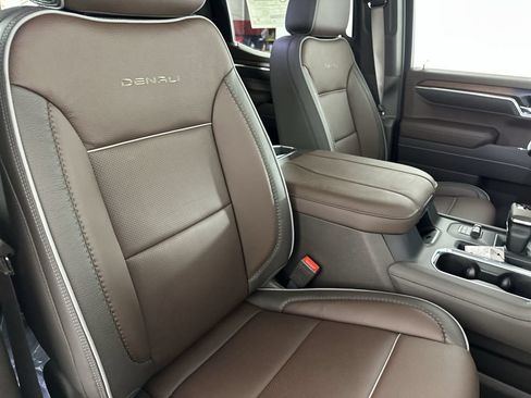 New 2026 GMC Sierra 1500 Denali w/ LPO, Black Badging Package AWD/4WD image 30