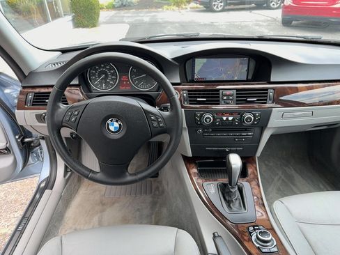 Used 2011 BMW 328i xDrive Sedan AWD/4WD image 8