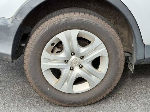 Used 2014 Toyota RAV4 LE FWD image 8