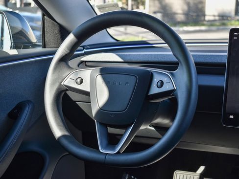 Used 2025 Tesla Model 3 Long Range image 12